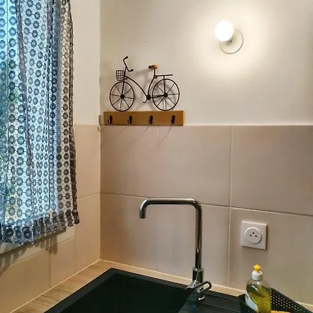 Appartement Sibiti, 2 Pièces à 20 Minutes De Paris *
